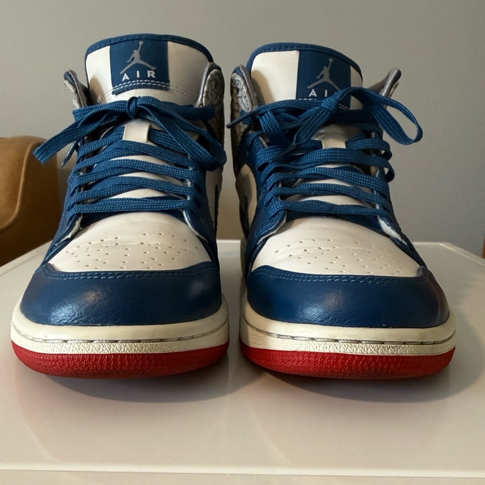 Jordan 1 True Blue Mid